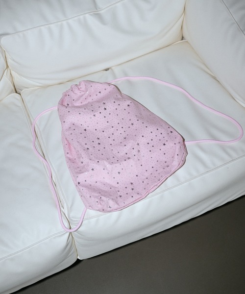 UNE MANSION（ユヌマンション）の「ユニークキラキラスターパターンナップザック（ショルダーバッグ・レディース・ブラック/ホワイト/ピンク・ONESIZE）」の6枚目の写真