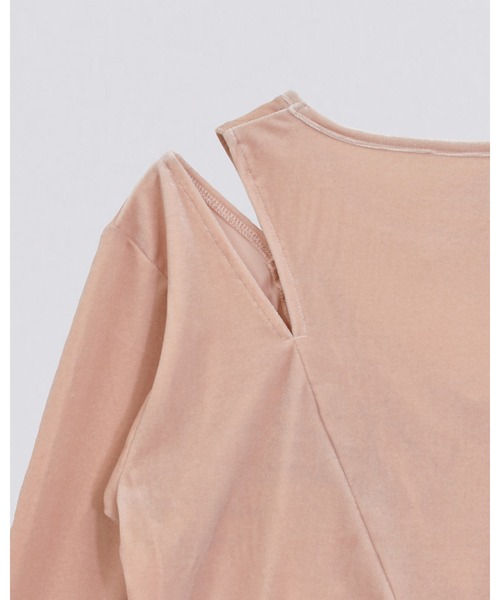 kiehtova（キエトヴァ）の「【kiehtova】VELOR SLIT GATHER TOPS/ベロア スリット ギャザー トップス（Tシャツ/カットソー・レディース・ピンク/ブラック/ホワイト・FREE）」の18枚目の写真