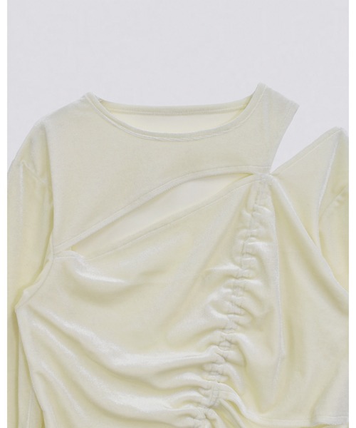 kiehtova（キエトヴァ）の「【kiehtova】VELOR SLIT GATHER TOPS/ベロア スリット ギャザー トップス（Tシャツ/カットソー・レディース・ピンク/ブラック/ホワイト・FREE）」の5枚目の写真