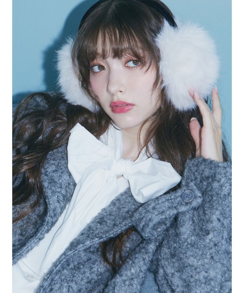 jouetie（ジュエティ）の「ファーイヤーマフ（イヤーマフ・レディース・オフホワイト/ブラック/ベージュ・FREE）」の2枚目の写真