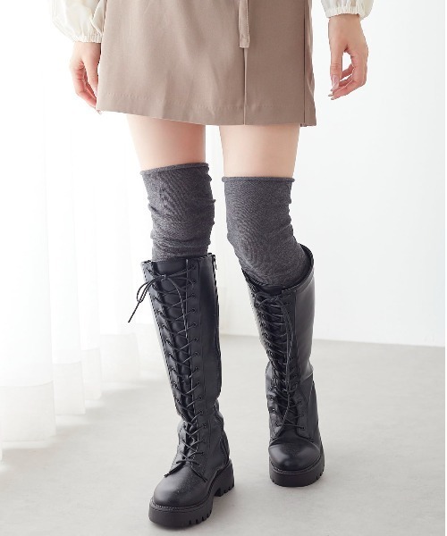 tutuanna（チュチュアンナ）の「綿混くしゅ切替リブオーバーニーソックス（ソックス/靴下・レディース・ブラック/オフホワイト/チャコール/キナリ・M）」の4枚目の写真