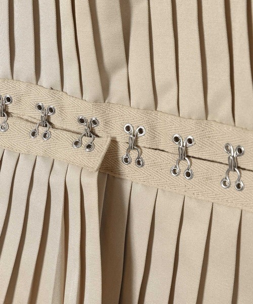 rokh（ロク）の「rokh BROKEN PLEATS SKIRT R2CA194（スカート・レディース・ベージュ/ブラック・34/36）」の7枚目の写真