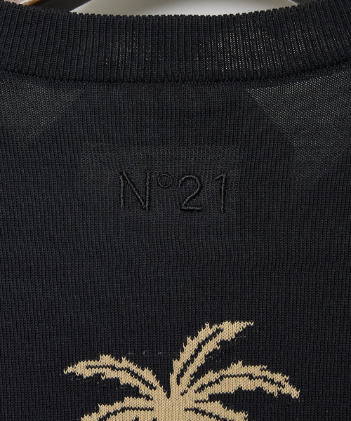 DESIGNWORKS（デザインワークス）の「【N°21/ヌメロ ヴェントゥーノ】クルーネック パームツリー ニット M0A0107604（ニット/セーター・メンズ・ホワイト/ブラック・M）」の7枚目の写真