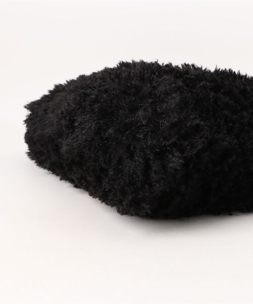 ammy.(エイミードット)の「【 ammy. / エイミードット 】 Vカット ボア ショルダーバッグ(ショルダーバッグ・レディース・ブラック/ライトベージュ・FREE)」の4枚目の写真