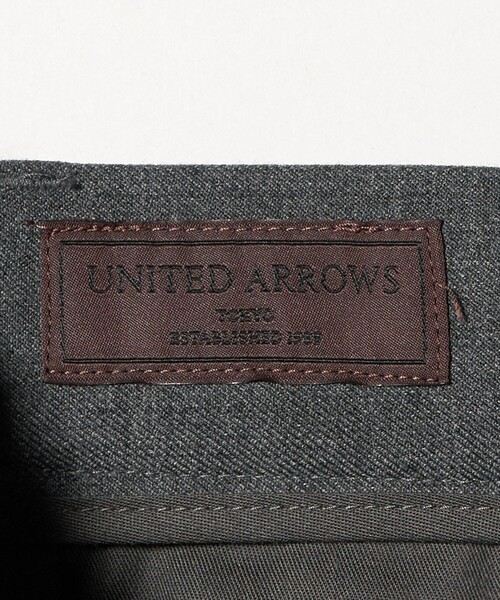 UNITED ARROWS(ユナイテッドアローズ)の「スリムテーパード サイドシャーリング 1プリーツ スラックス ストレッチ 防しわ(スラックス・メンズ・グレー系/ブラウン系/ネイビー・52/46/44/48/50)」の5枚目の写真