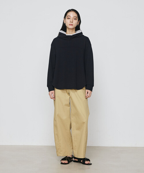 Gabardine K.T(ギャバジンケーティー)の「ブークレダンボール レイヤード風フード付トレーナー(スウェット・レディース・ライトグレー/ネイビー・9号/7号)」の13枚目の写真