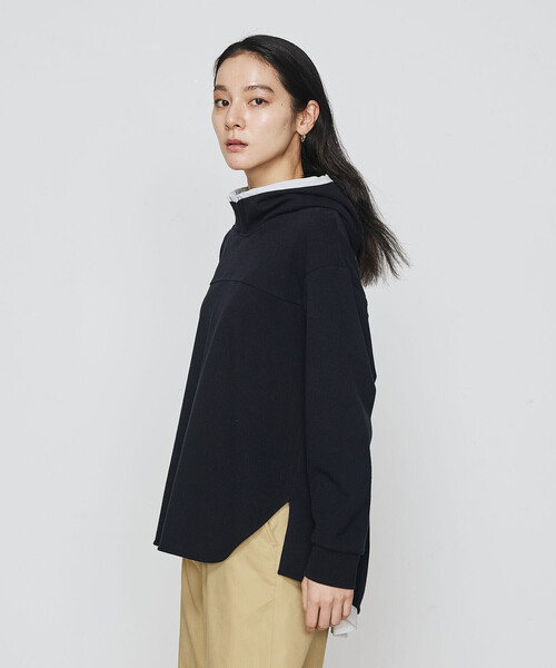 Gabardine K.T(ギャバジンケーティー)の「ブークレダンボール レイヤード風フード付トレーナー(スウェット・レディース・ライトグレー/ネイビー・9号/7号)」の8枚目の写真