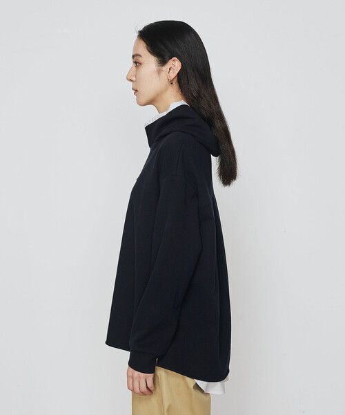 Gabardine K.T(ギャバジンケーティー)の「ブークレダンボール レイヤード風フード付トレーナー(スウェット・レディース・ライトグレー/ネイビー・9号/7号)」の10枚目の写真