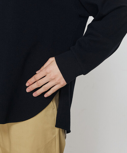 Gabardine K.T(ギャバジンケーティー)の「ブークレダンボール レイヤード風フード付トレーナー(スウェット・レディース・ライトグレー/ネイビー・9号/7号)」の3枚目の写真