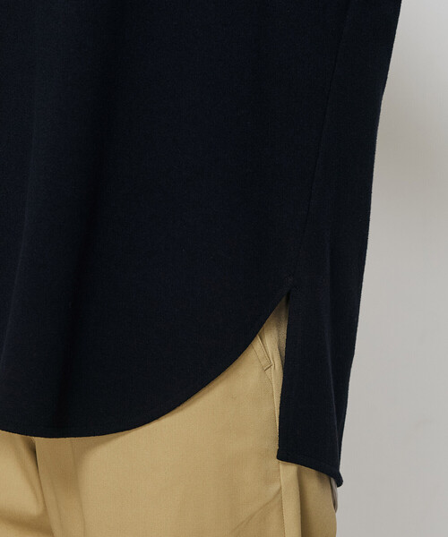 Gabardine K.T(ギャバジンケーティー)の「ブークレダンボール レイヤード風フード付トレーナー(スウェット・レディース・ライトグレー/ネイビー・9号/7号)」の4枚目の写真
