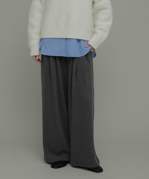 URBAN RESEARCH Sonny Label（アーバンリサーチサニーレーベル）の「カットタックイージーパンツ（その他パンツ・レディース・チャコールグレー/ブラック・38/36）」の2枚目の写真