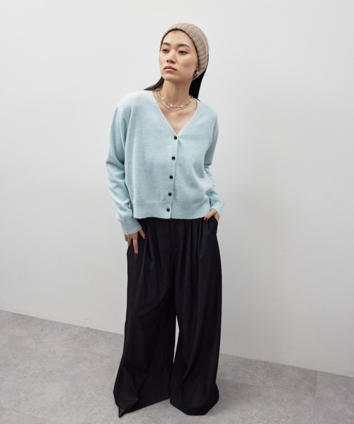 HANNE（アン）の「Vネックニットカーディガン（カーディガン/ボレロ・レディース・レッド/チャコールグレー/ブルー・FREE）」の18枚目の写真