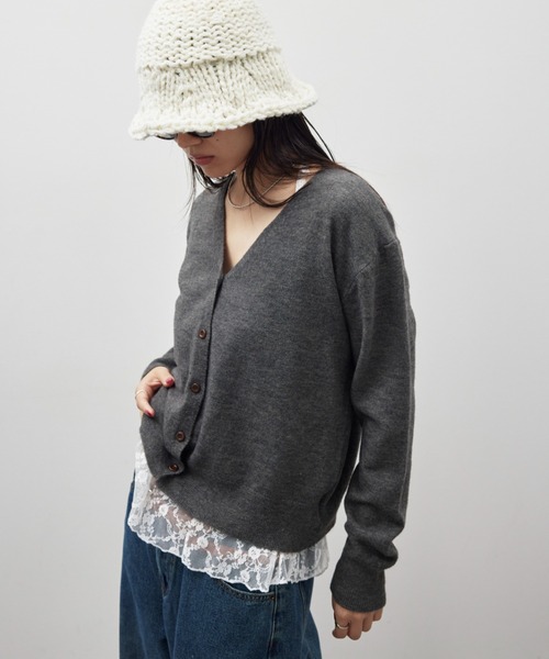 HANNE（アン）の「Vネックニットカーディガン（カーディガン/ボレロ・レディース・レッド/チャコールグレー/ブルー・FREE）」の21枚目の写真
