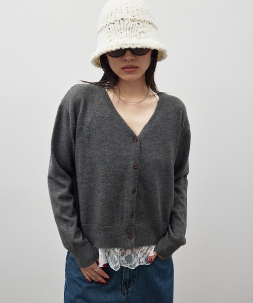 HANNE（アン）の「Vネックニットカーディガン（カーディガン/ボレロ・レディース・レッド/チャコールグレー/ブルー・FREE）」の20枚目の写真