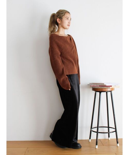 Ungrid（アングリッド）の「【WEB限定】オフショルデザインニット（ニット/セーター・レディース・ブラウン/チャコールグレー/オフホワイト・FREE）」の8枚目の写真