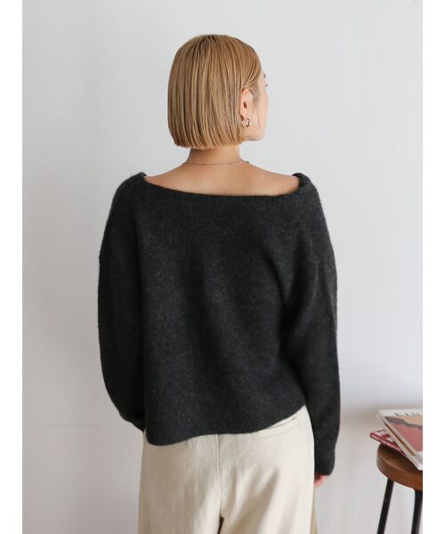 Ungrid（アングリッド）の「【WEB限定】オフショルデザインニット（ニット/セーター・レディース・ブラウン/チャコールグレー/オフホワイト・FREE）」の11枚目の写真