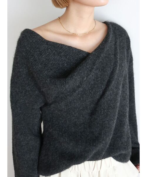 Ungrid（アングリッド）の「【WEB限定】オフショルデザインニット（ニット/セーター・レディース・ブラウン/チャコールグレー/オフホワイト・FREE）」の12枚目の写真