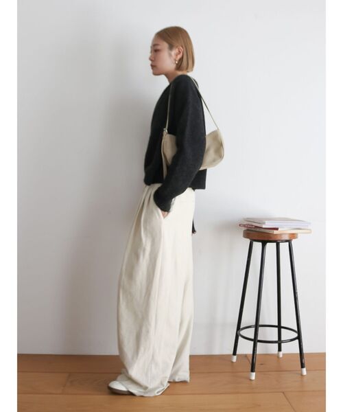 Ungrid（アングリッド）の「【WEB限定】オフショルデザインニット（ニット/セーター・レディース・ブラウン/チャコールグレー/オフホワイト・FREE）」の14枚目の写真