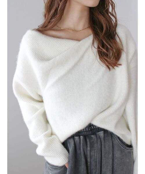 Ungrid（アングリッド）の「【WEB限定】オフショルデザインニット（ニット/セーター・レディース・ブラウン/チャコールグレー/オフホワイト・FREE）」の20枚目の写真