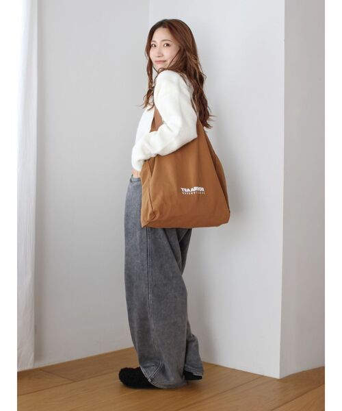 Ungrid（アングリッド）の「【WEB限定】オフショルデザインニット（ニット/セーター・レディース・ブラウン/チャコールグレー/オフホワイト・FREE）」の22枚目の写真