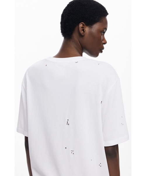 Desigual(デシグアル)の「【Desigual×BOTTER】パッチワークレタリングTシャツ(Tシャツ/カットソー・レディース・ホワイト・S/M/XL/L)」の3枚目の写真