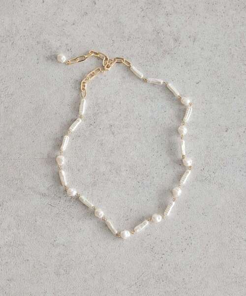 earth music&ecology（アースミュージックアンドエコロジー）の「アジャスタブルパールMIXネックレス（ネックレス・レディース・ゴールド/シルバー・FREE）」の2枚目の写真
