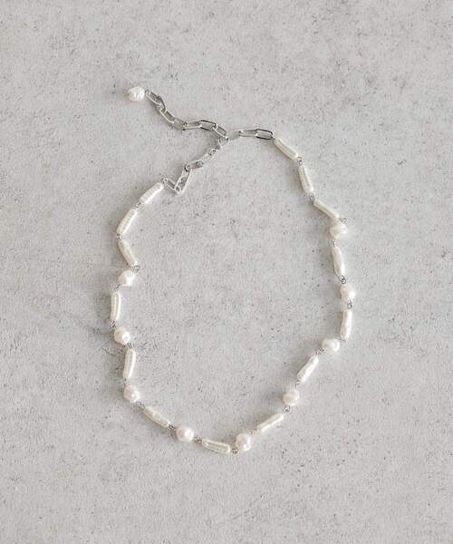 earth music&ecology（アースミュージックアンドエコロジー）の「アジャスタブルパールMIXネックレス（ネックレス・レディース・ゴールド/シルバー・FREE）」の3枚目の写真