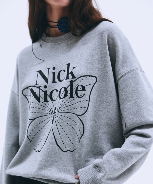 NICK&NICOLE（ニックアンドニコール）の「BUTTERFLY SIGNATURE SWEATSHIRT_GRAY BLACK（スウェット・レディース・その他・FREE）」の2枚目の写真