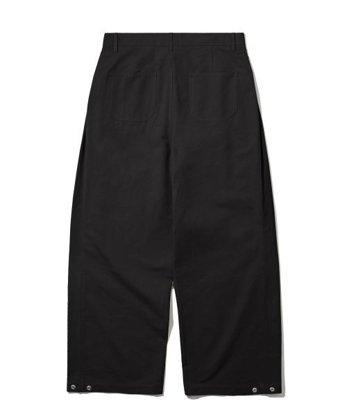 TRILLION(トリリオン)の「サイドタックスナップボタンワイドコットンパンツ(ブラック)(その他パンツ・レディース・その他・MEDIUM/LARGE/X-LARGE)」の5枚目の写真