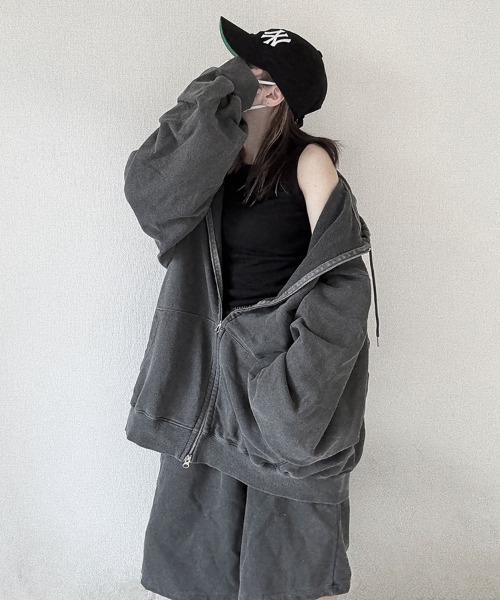 YACA（ヤーカ）の「Pigment Zip Parka/ピグメントジップパーカー【unisex item】（パーカー・レディース・チャコールグレー/ライトグレー・FREE）」の6枚目の写真