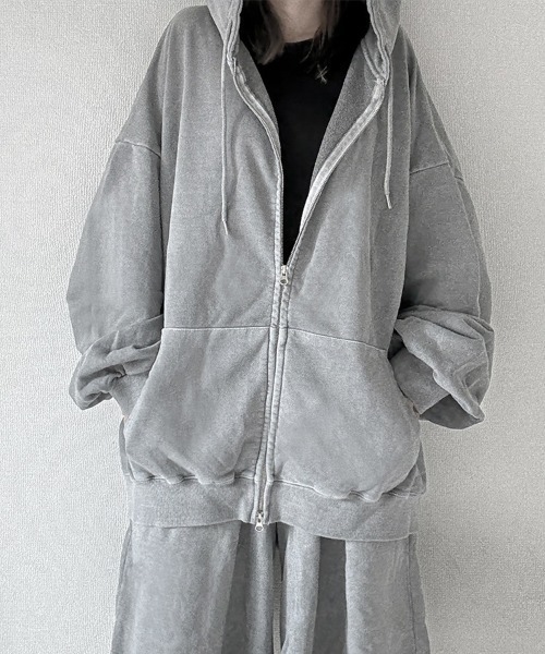 YACA（ヤーカ）の「Pigment Zip Parka/ピグメントジップパーカー【unisex item】（パーカー・レディース・チャコールグレー/ライトグレー・FREE）」の7枚目の写真