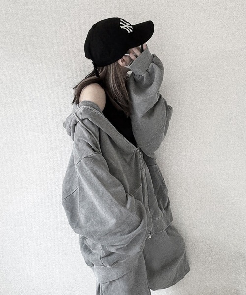 YACA（ヤーカ）の「Pigment Zip Parka/ピグメントジップパーカー【unisex item】（パーカー・レディース・チャコールグレー/ライトグレー・FREE）」の11枚目の写真