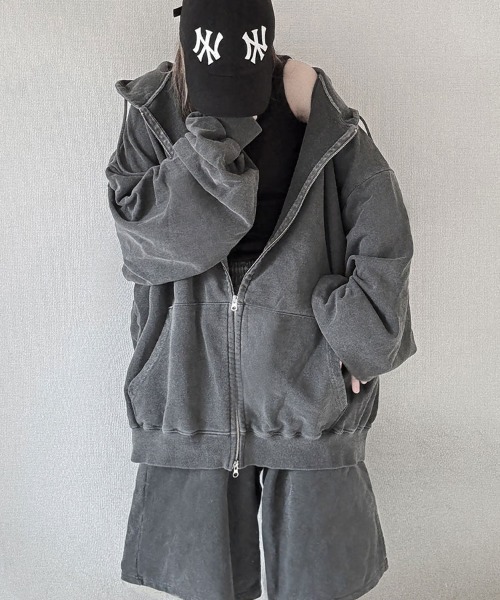 YACA(ヤーカ)の「Pigment Zip Parka/ピグメントジップパーカー【unisex item】(パーカー・レディース・チャコールグレー/ライトグレー・FREE)」の18枚目の写真