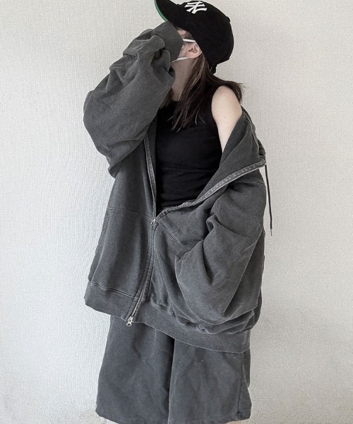 YACA(ヤーカ)の「Pigment Zip Parka/ピグメントジップパーカー【unisex item】(パーカー・レディース・チャコールグレー/ライトグレー・FREE)」の19枚目の写真