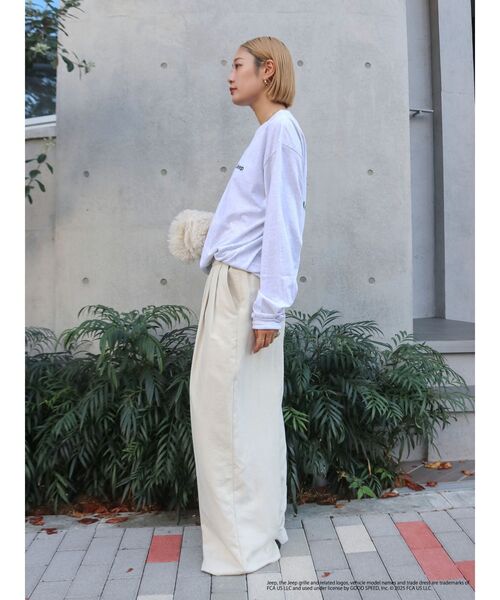 Ungrid（アングリッド）の「JeepロゴロングスリーブTee（Tシャツ/カットソー・レディース・ブラウン/ライトグレー/オフホワイト・FREE）」の6枚目の写真
