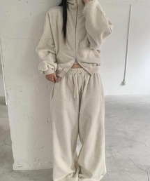 ハイネックフリーストラックスーツ