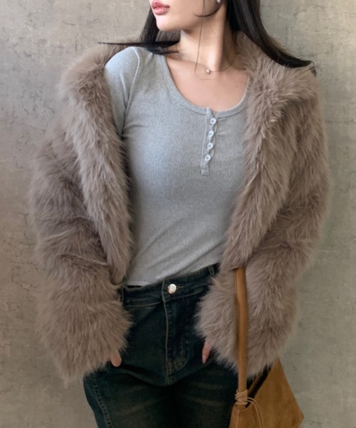 Teem Store(チームストア)の「【裏「微」起毛】【5色展開】【S~Lサイズ選べる】あったかいコンパクト ヘンリーネックロンT(Tシャツ/カットソー・レディース・ホワイト/ブラウン/レッド/ブラック/グレー・S/M/L)」の3枚目の写真