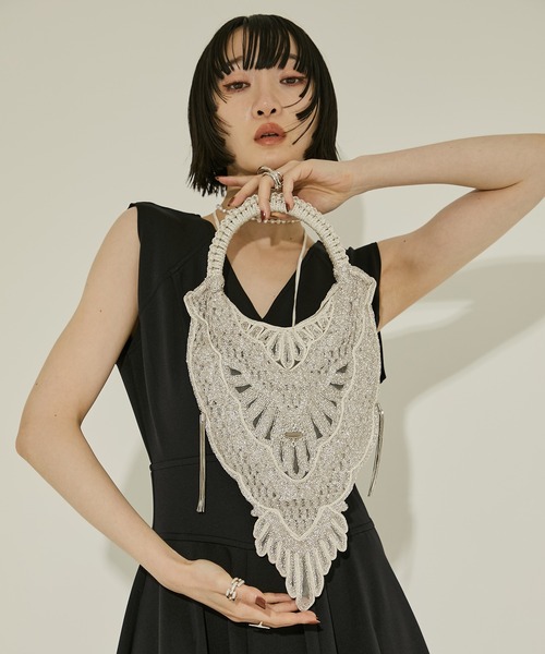 tanakadaisuke(タナカダイスケ)の「【tanakadaisuke/タナカダイスケ】scale braid embroidery bag/スケール ブレイドエンブロイダリーバッグ(ハンドバッグ・レディース・シルバー・FREE)」の2枚目の写真