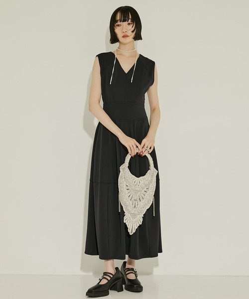 tanakadaisuke(タナカダイスケ)の「【tanakadaisuke/タナカダイスケ】scale braid embroidery bag/スケール ブレイドエンブロイダリーバッグ(ハンドバッグ・レディース・シルバー・FREE)」の3枚目の写真