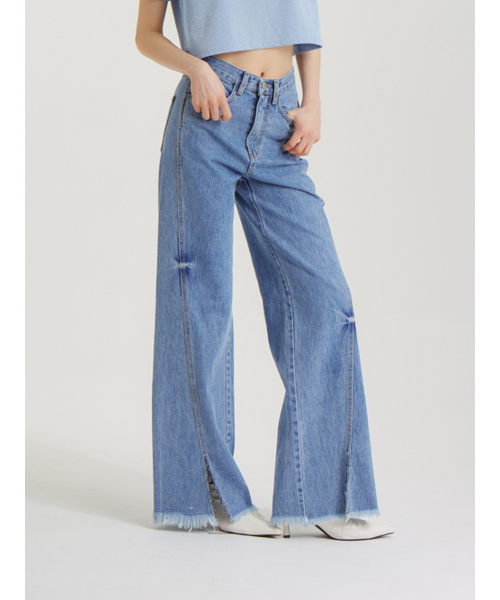 UNKNOWN PLANET(アンノウンプラネット)の「ラインスリットデニムパンツブルー(デニムパンツ・レディース・その他・LARGE/MEDIUM/SMALL)」の1枚目の写真