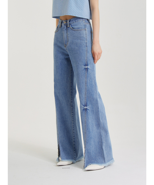 UNKNOWN PLANET(アンノウンプラネット)の「ラインスリットデニムパンツブルー(デニムパンツ・レディース・その他・LARGE/MEDIUM/SMALL)」の3枚目の写真
