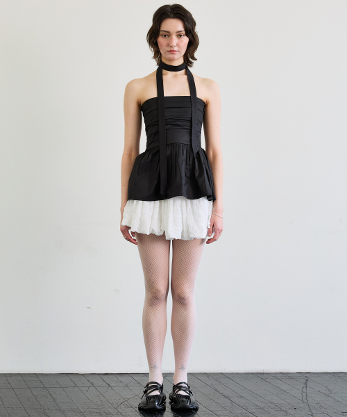 ARI（アリ）の「NOVA SMOCKED SCARF TUBE TOP / BLACK（シャツ/ブラウス・レディース・ブラック・FREE）」の2枚目の写真