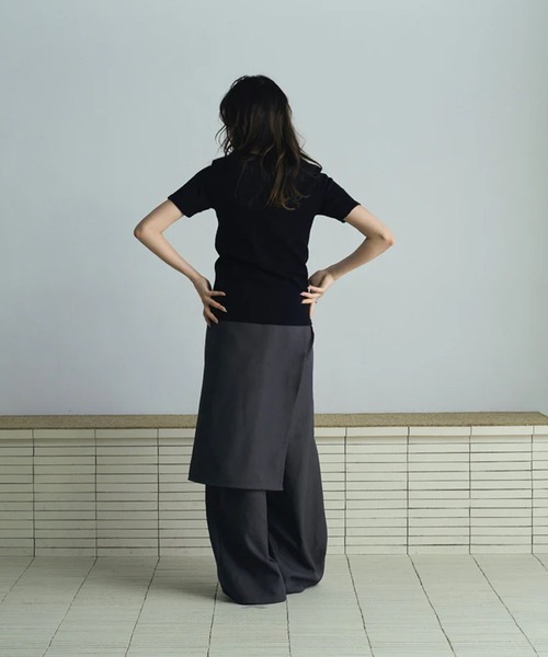 merrylatte(メリーラテ)の「asymmetry snap rib knit(ニット/セーター・レディース・ブラック・FREE)」の6枚目の写真