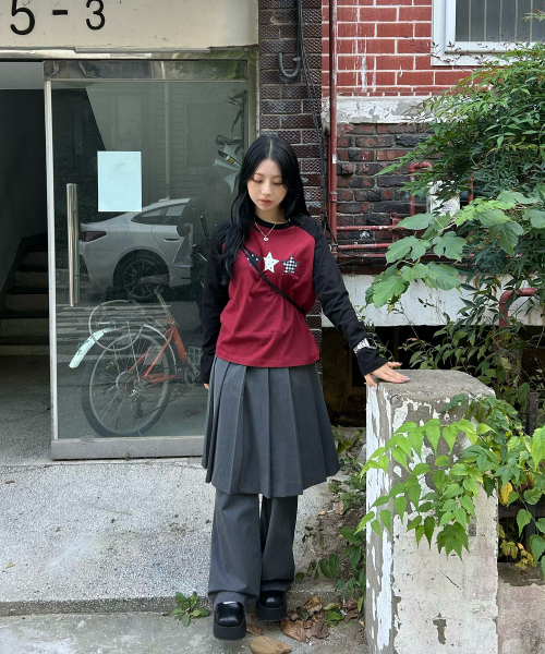 AWESOME STUDIO(オーサムスタジオ)の「スタラグランスリーブTシャツワイン(Tシャツ/カットソー・レディース・バーガンディー・FREE)」の9枚目の写真