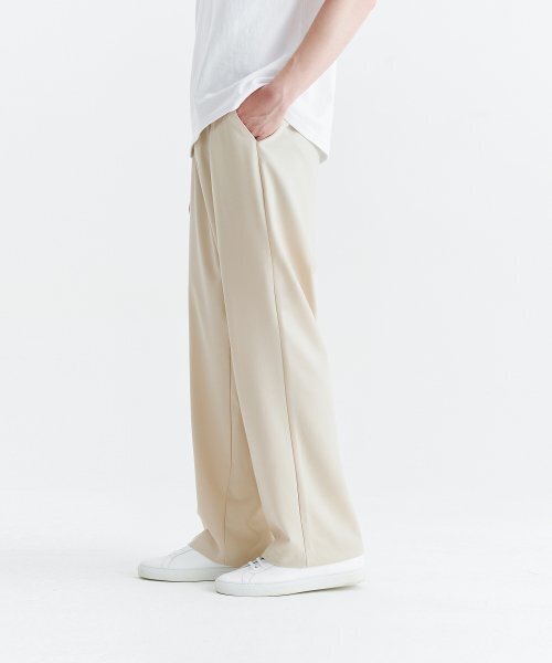 WHOLOVESART(フーラブズアート)の「Unisex Semi Wide Banding Slacks - Cream(スラックス・レディース・その他・SMALL/MEDIUM/LARGE/X-LARGE/XX-LARGE)」の2枚目の写真