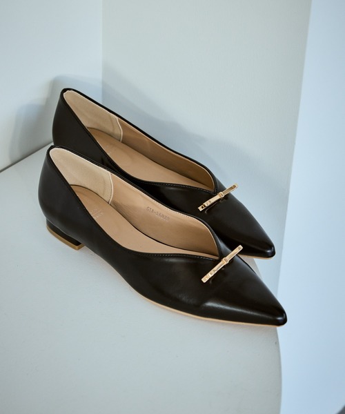 ROPE' PICNIC（ロペピクニック）の「メタルリボンＶカットフラットパンプス（パンプス・レディース・ブラック/ベージュ系その他2/キナリ・23/24/23.5）」の16枚目の写真