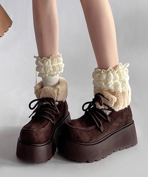 LAC-VERT（ラック・ヴェール）の「厚底ボアムートンブーツ（ブーツ・レディース・ベージュ/ブラウン・SMALL/MEDIUM/LARGE）」の2枚目の写真