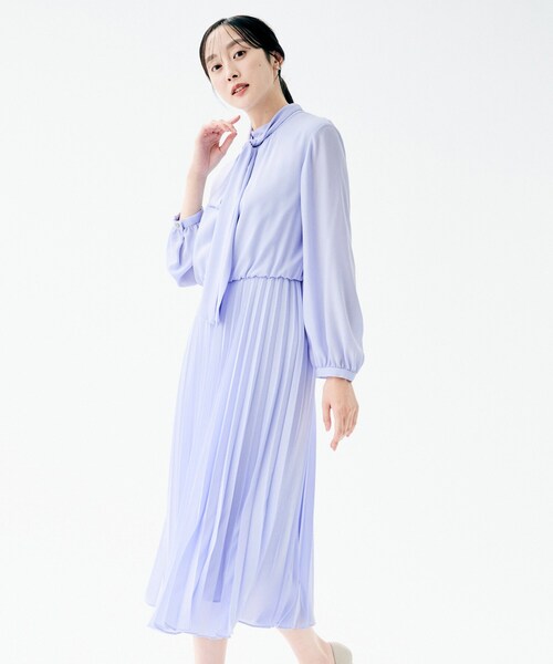 UNTITLED（アンタイトル）の「【セレモニー/フォーマル/洗える】ボウタイ プリーツワンピース（ワンピース・レディース・ネイビー/ライトベージュ/サックスブルー・00/01/02/03/04/42/44/46/48/50）」の7枚目の写真