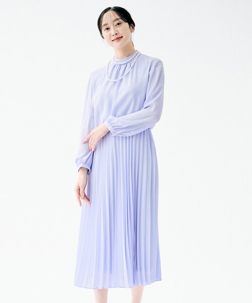 UNTITLED（アンタイトル）の「【セレモニー/フォーマル/洗える】ボウタイ プリーツワンピース（ワンピース・レディース・ネイビー/ライトベージュ/サックスブルー・00/01/02/03/04/42/44/46/48/50）」の10枚目の写真