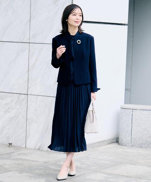 UNTITLED（アンタイトル）の「【セレモニー/フォーマル/洗える】ボウタイ プリーツワンピース（ワンピース・レディース・ネイビー/ライトベージュ/サックスブルー・00/01/02/03/04/42/44/46/48/50）」の13枚目の写真